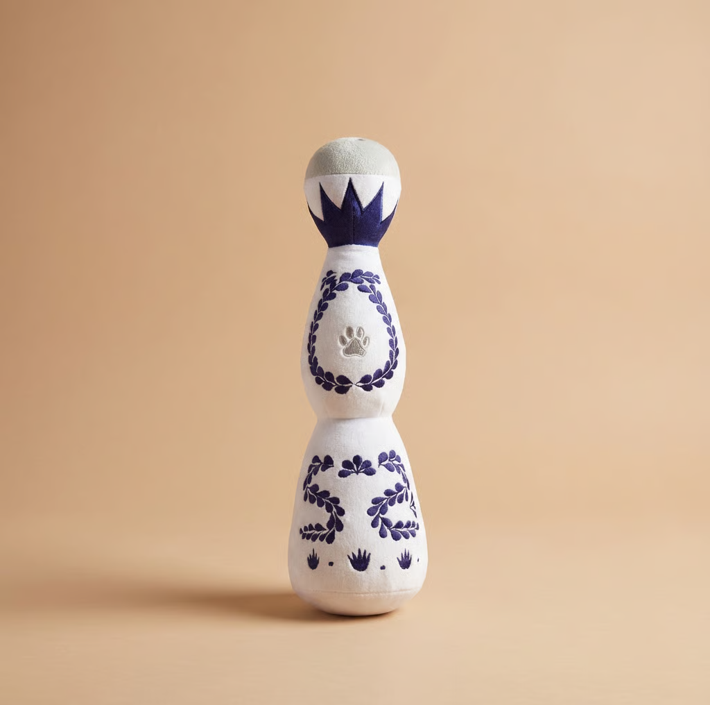 Funny Tequila Dog Toy Blue and White Porcelain Plush Dog Toy with Squeak Interactive Games for Dogs Birthday Toy Pet Accessories